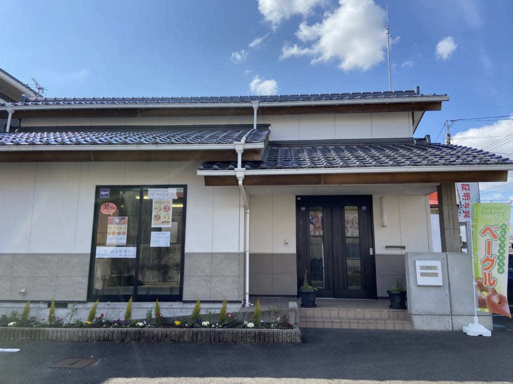ベーグルなどを販売しているLI株式会社
